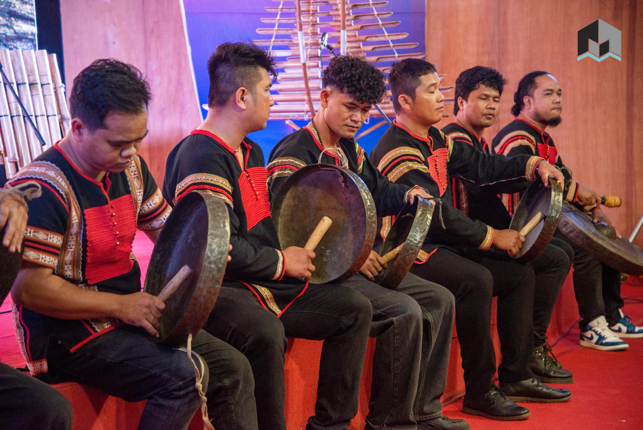 Cồng chiêng Tây Nguyên – Thanh âm từ Đại ngàn đến đất Mỏ Anh hùng