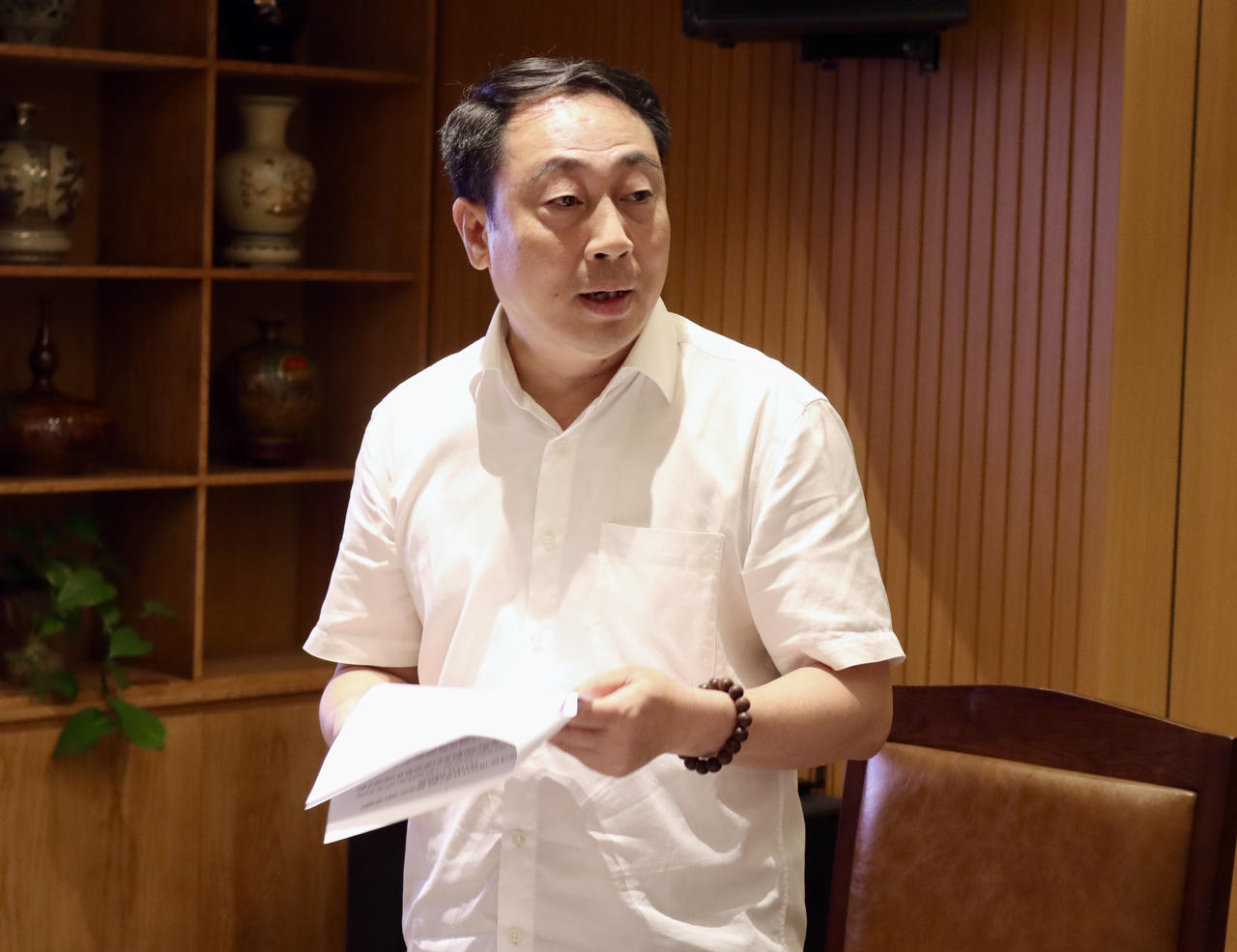 Cục trưởng Cục Đăng k&yacute; giao dịch bảo đảm v&agrave; Bồi thường Nh&agrave; nước L&ecirc; Vệ Quốc ph&aacute;t biểu tại buổi thẩm định.