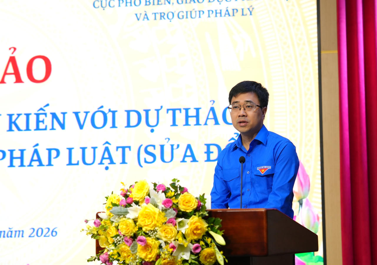 Ủy vi&ecirc;n Ban Chấp h&agrave;nh Đảng bộ Ch&iacute;nh phủ, Ủy vi&ecirc;n Ban Thường vụ Trung ương Đo&agrave;n, B&iacute; thư Đo&agrave;n Thanh ni&ecirc;n Ch&iacute;nh phủ B&ugrave;i Ho&agrave;ng T&ugrave;ng ph&aacute;t biểu khai mạc.