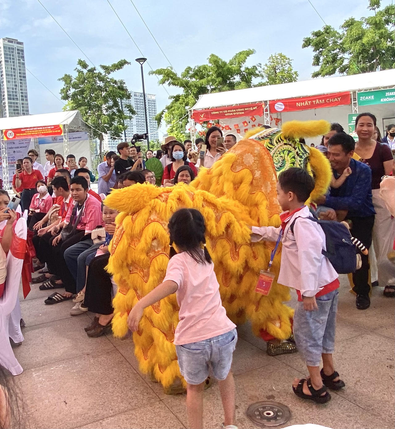Một điểm nhấn kh&aacute;c của ng&agrave;y hội l&agrave; tọa đ&agrave;m &ldquo;Tiếp cận đa ng&agrave;nh trong chẩn đo&aacute;n, tư vấn, trị liệu t&acirc;m l&yacute; cho trẻ em c&oacute; rối loạn ph&aacute;t triển&rdquo;. (Ảnh: PV)