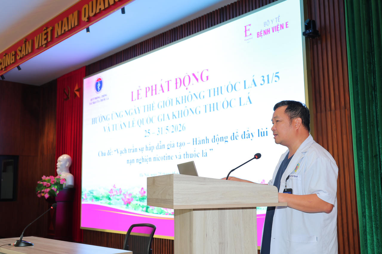 TS.BS Phan Thảo Nguy&ecirc;n - Ph&oacute; Gi&aacute;m đốc Bệnh viện E ph&aacute;t biểu tại Lễ ph&aacute;t động. Ảnh:&nbsp;sav.gov.vn