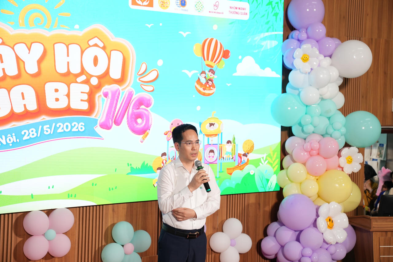 TS Ho&agrave;ng Minh Phương - Ph&oacute; Gi&aacute;m đốc Bệnh viện Nhi Trung ương ph&aacute;t biểu tại chương tr&igrave;nh&nbsp;&ldquo;Ng&agrave;y hội của b&eacute; &ndash; Lan tỏa y&ecirc;u thương&rdquo;. (Ảnh trong b&agrave;i: Bệnh viện Nhi Trung ương)