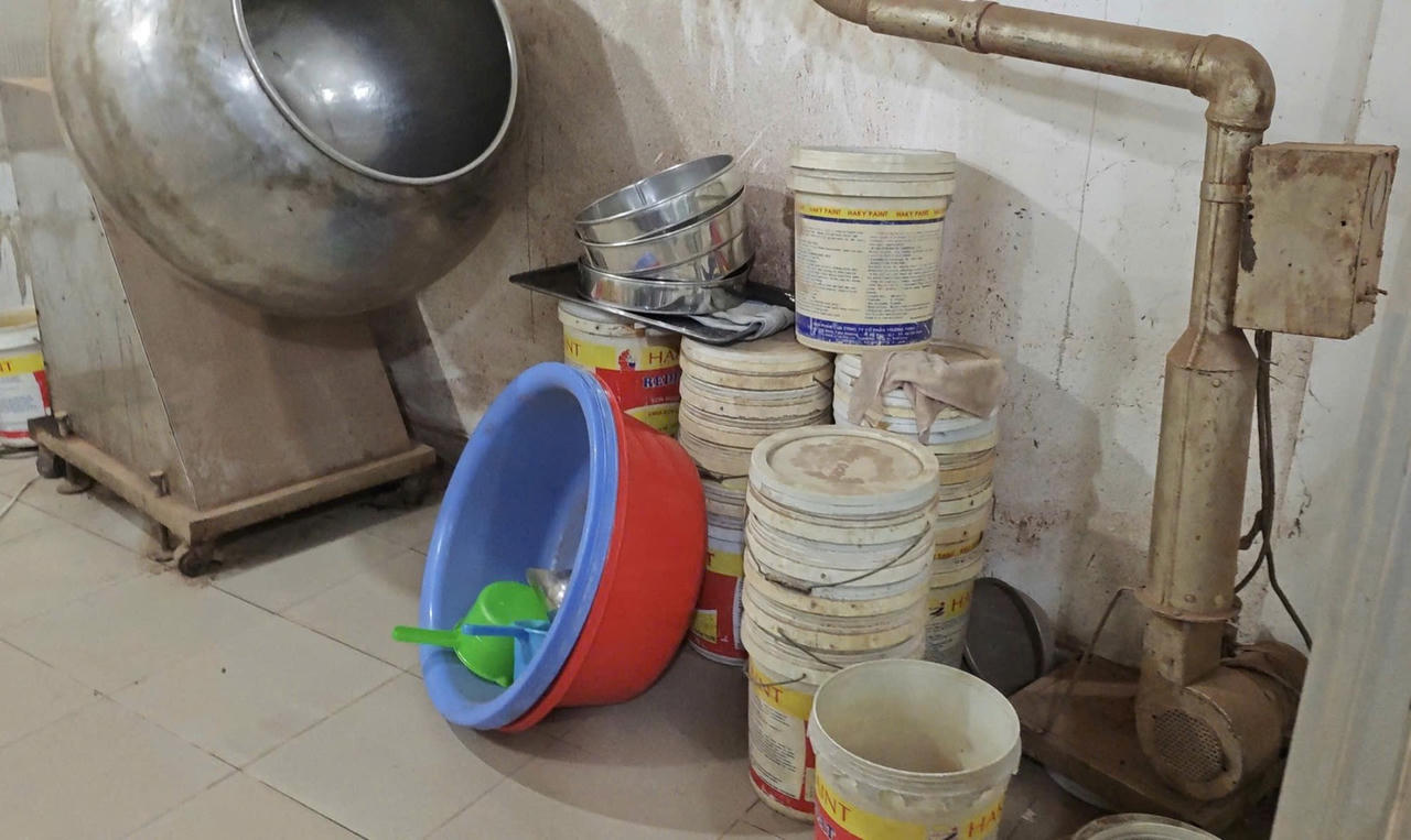 Sản xuất thuốc Đông y cấm bán cho người bệnh, 2 đối tượng bị khởi tố