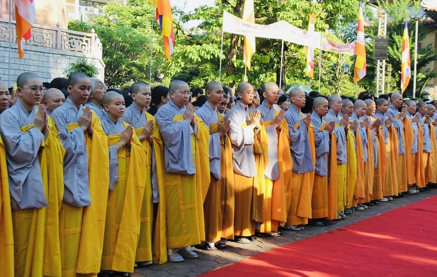 Chư t&ocirc;n đức Ni tham dự.