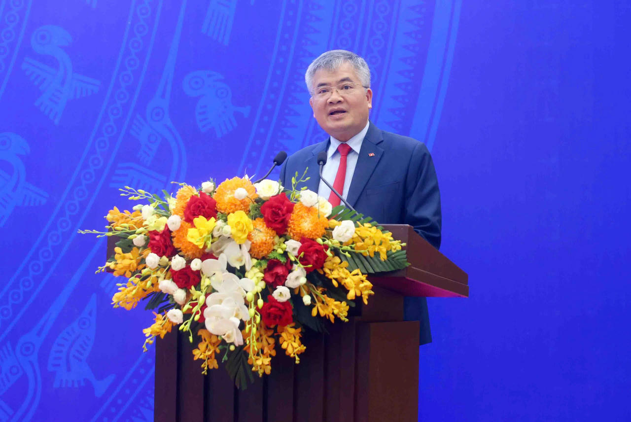 Ph&oacute; Chủ nhiệm Văn ph&ograve;ng Chủ tịch nước Cấn Đ&igrave;nh T&agrave;i ph&aacute;t biểu tại Họp b&aacute;o.