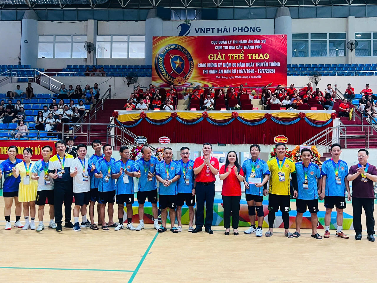 Lễ trao giải ghi nhận những nỗ lực v&agrave; tinh thần thi đấu đầy nhiệt huyết của c&aacute;c vận động vi&ecirc;n tham dự giải.