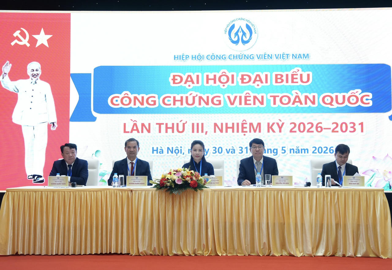 Bộ trưởng Ho&agrave;ng Thanh T&ugrave;ng: X&acirc;y dựng đội ngũ c&ocirc;ng chứng vi&ecirc;n vững ch&iacute;nh trị, giỏi chuy&ecirc;n m&ocirc;n, đ&aacute;p ứng y&ecirc;u cầu ph&aacute;t triển mới