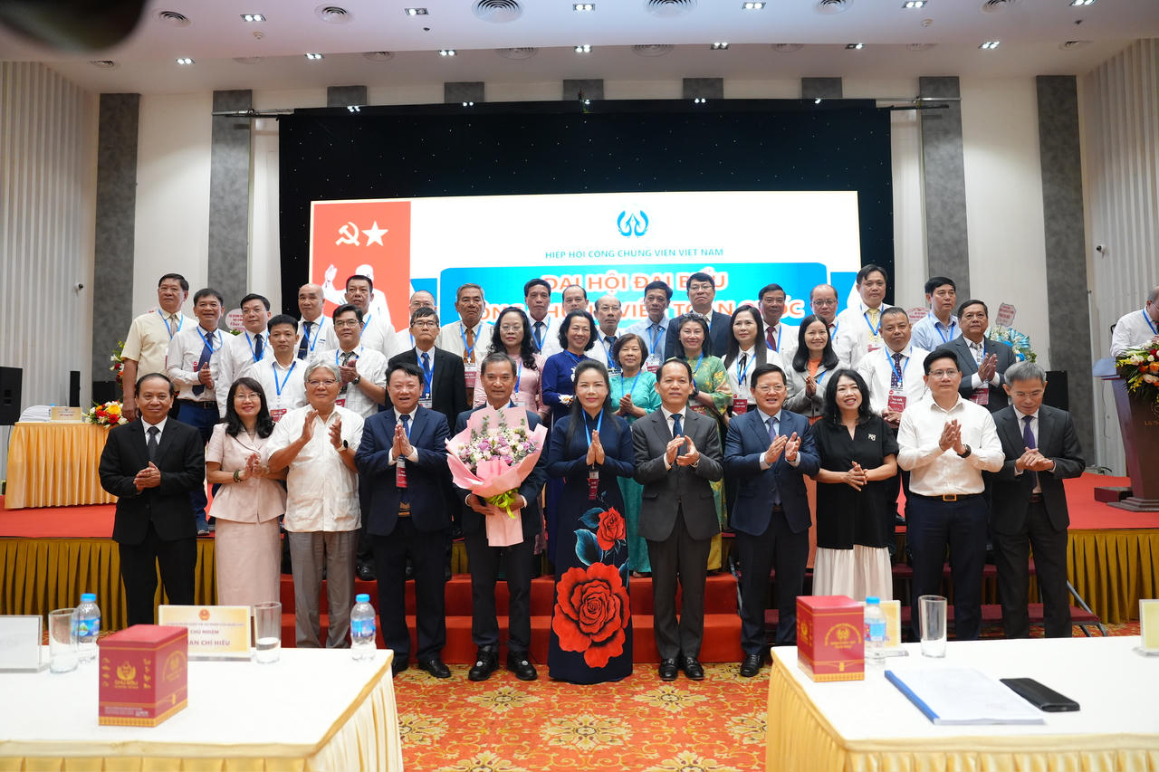 Bộ trưởng Ho&agrave;ng Thanh T&ugrave;ng: X&acirc;y dựng đội ngũ c&ocirc;ng chứng vi&ecirc;n vững ch&iacute;nh trị, giỏi chuy&ecirc;n m&ocirc;n, đ&aacute;p ứng y&ecirc;u cầu ph&aacute;t triển mới
