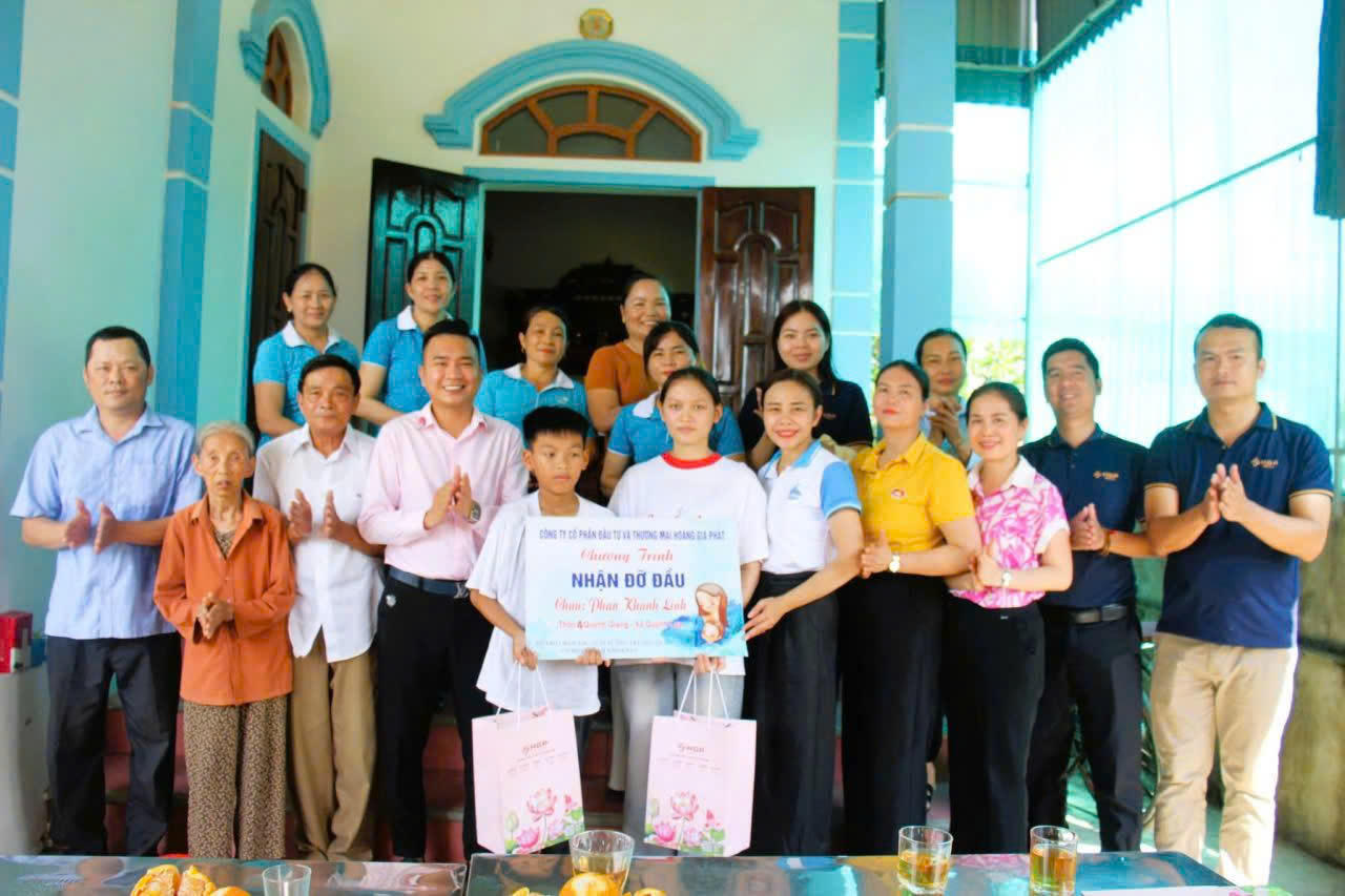 300 tuổi thơ v&agrave; niềm tin v&agrave;o ng&agrave;y mai