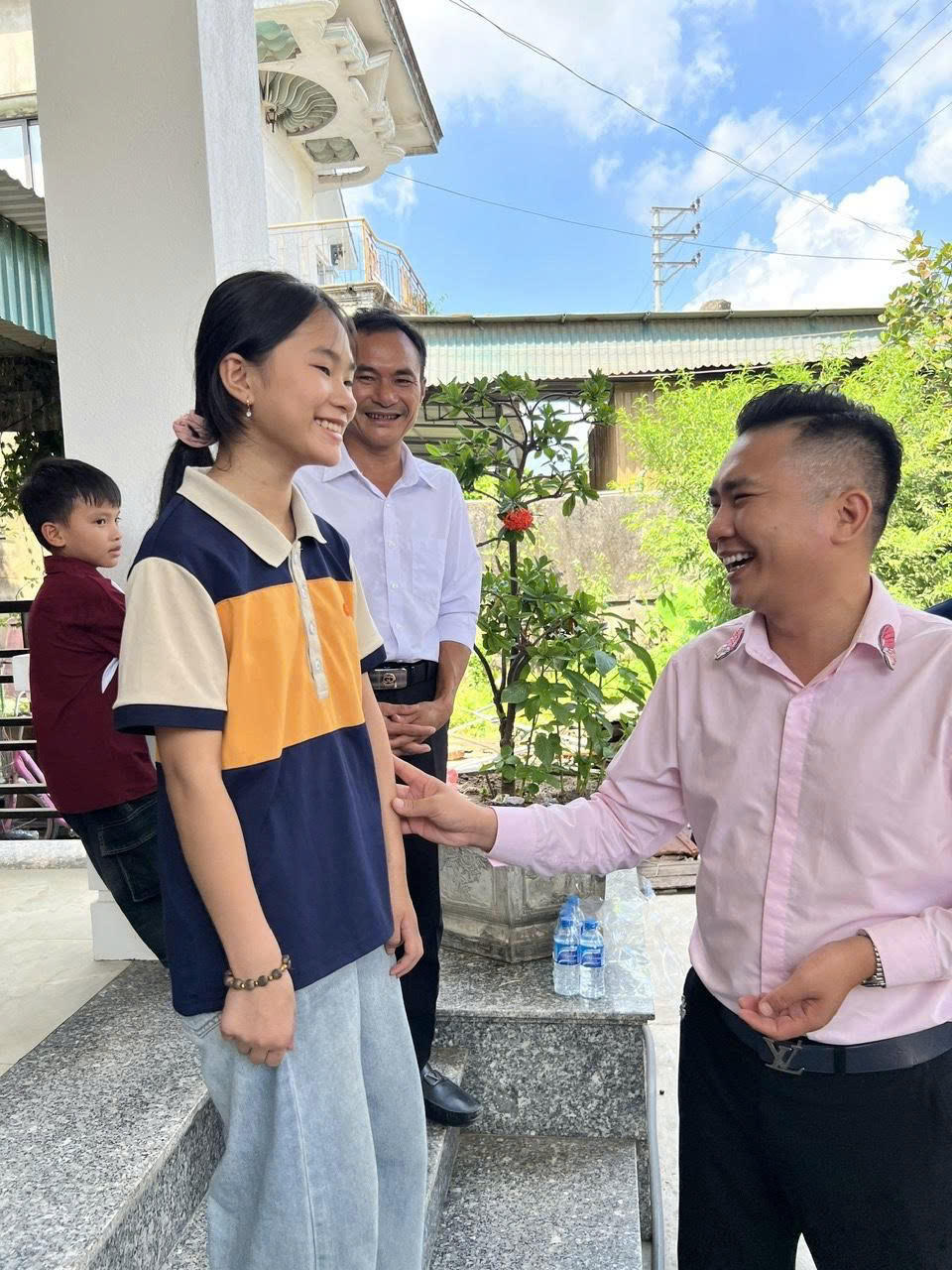 300 tuổi thơ và niềm tin vào ngày mai