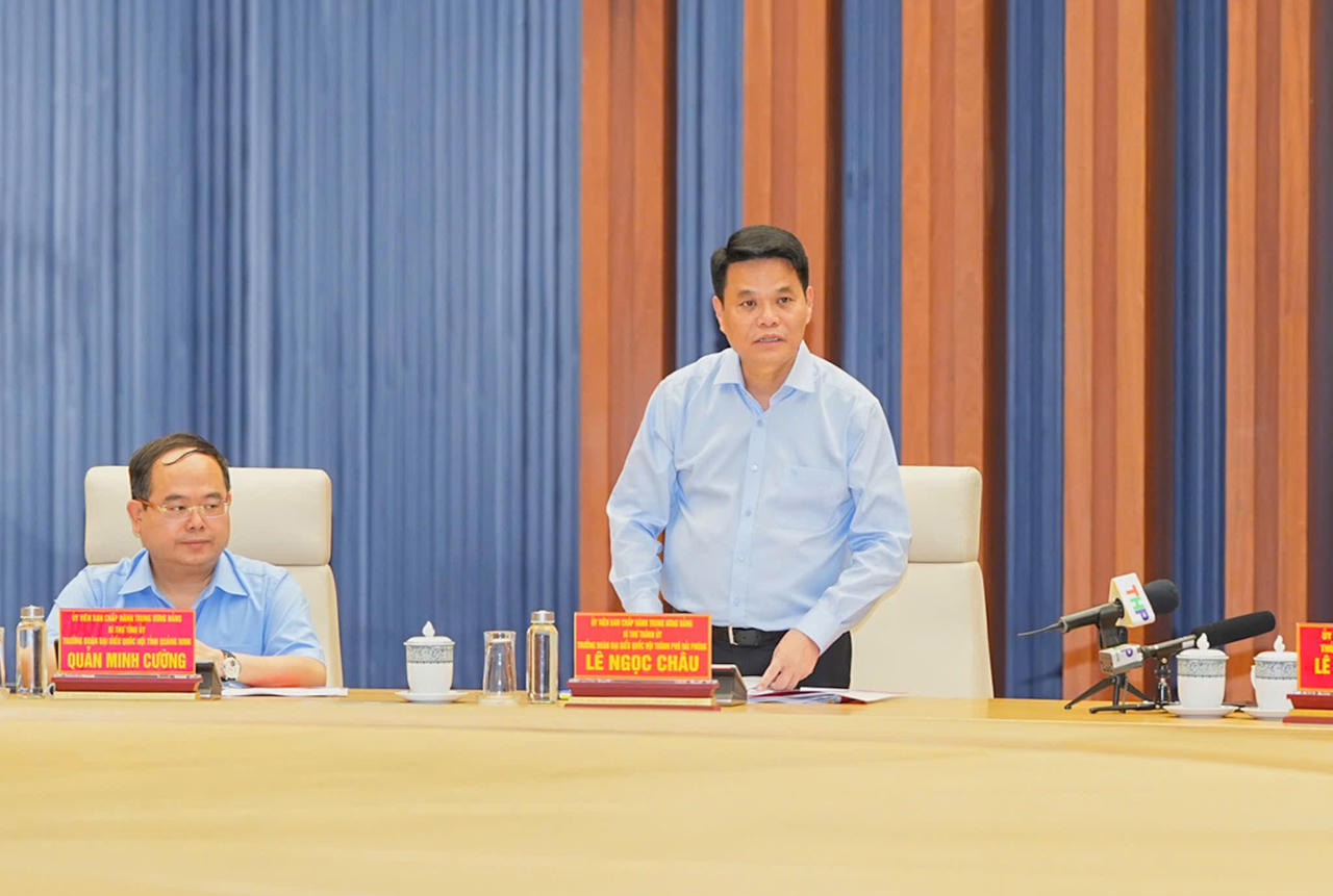 B&iacute; thư Th&agrave;nh ủy Hải Ph&ograve;ng L&ecirc; Ngọc Ch&acirc;u ph&aacute;t biểu tại Hội nghị.