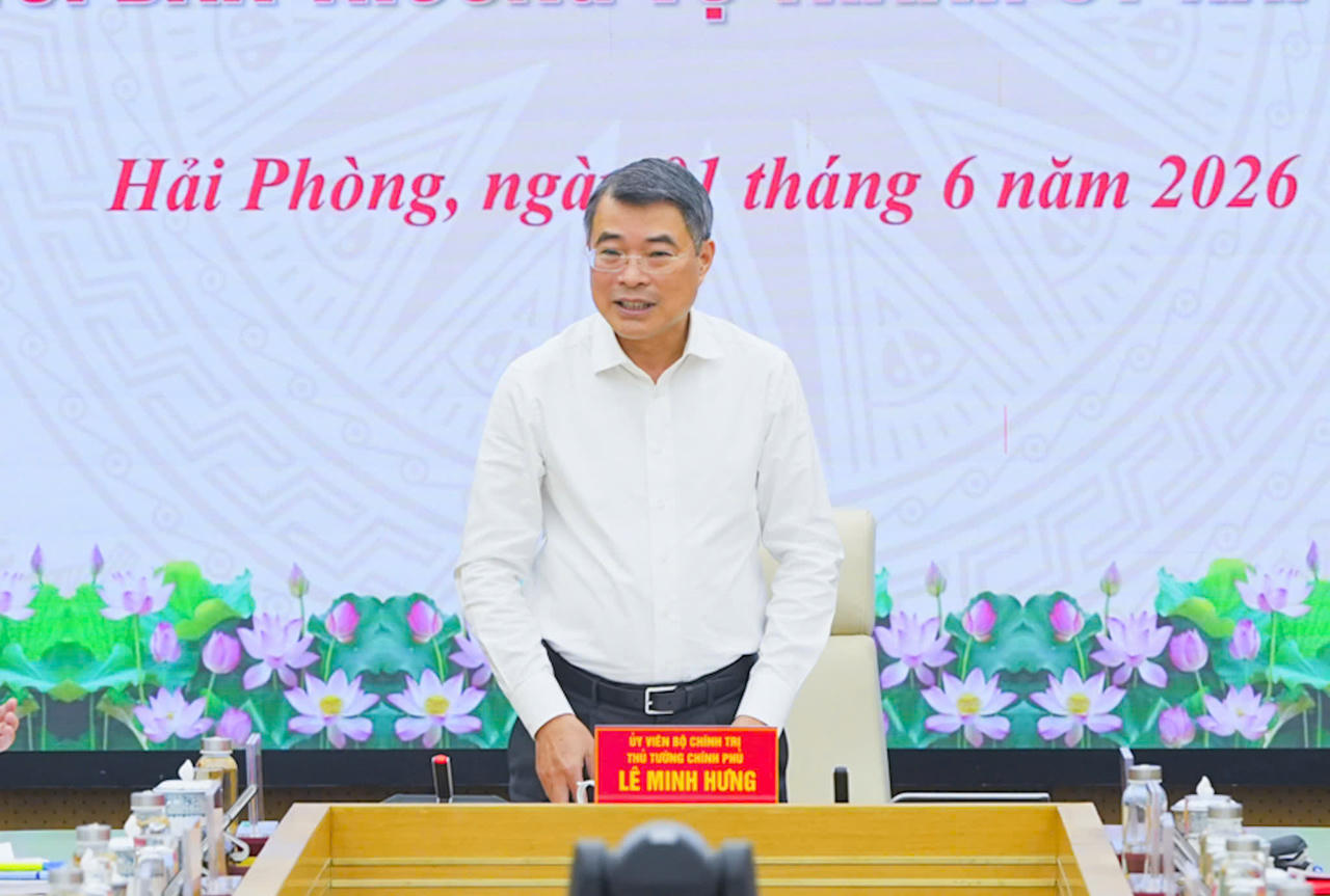 Uỷ vi&ecirc;n Bộ Ch&iacute;nh trị, Thủ tướng Ch&iacute;nh phủ L&ecirc; Minh Hưng ph&aacute;t biểu kết luận Hội nghị.
