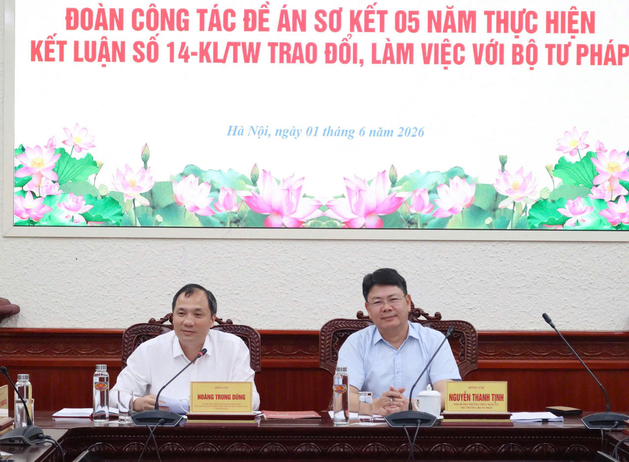 Đồng Chủ tr&igrave; buổi l&agrave;m việc.