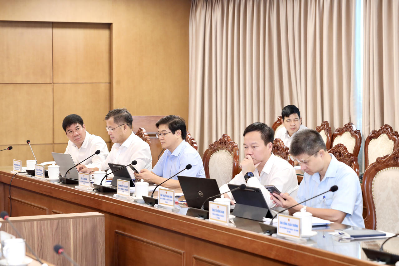 C&aacute;c đại biểu tại điểm cầu Bộ GD&amp;amp;ĐT. (Ảnh: MOET)