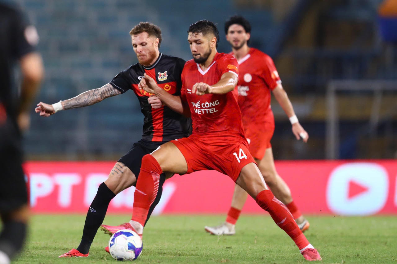 Ninh B&igrave;nh&nbsp; cạnh tranh với Thể C&ocirc;ng&nbsp; trong cuộc đua tốp 3 V.League 2025/26 (Ảnh VPF)