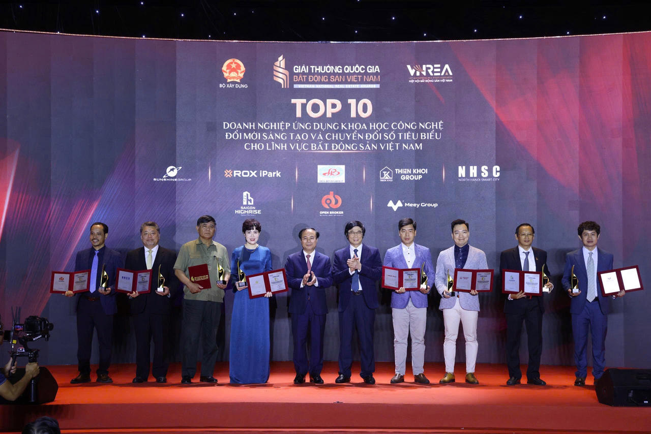 Top 10 Doanh nghiệp ứng dụng KHCN đổi mới s&aacute;ng tạo v&agrave; chuyển đổi số ti&ecirc;u biểu cho lĩnh vực Bất động sản Việt Nam