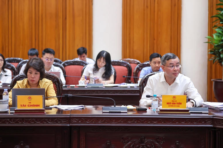Thủ tướng: Tạo cơ chế đột ph&aacute; để nhanh ch&oacute;ng c&oacute; một số sản phẩm chủ chốt của Trung t&acirc;m t&agrave;i ch&iacute;nh quốc tế- Ảnh 3.