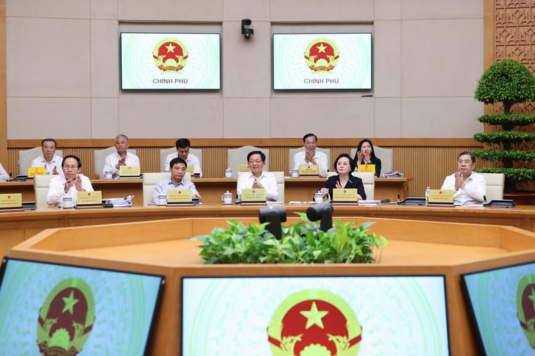 Ph&oacute; Thủ tướng Thường trực Phạm Gia T&uacute;c, c&aacute;c Ph&oacute; Thủ tướng: Phạm Thị Thanh Tr&agrave;, Hồ Quốc Dũng, Nguyễn Văn Thắng, L&ecirc; Tiến Ch&acirc;u tham dự Phi&ecirc;n họp - Ảnh: VGP.