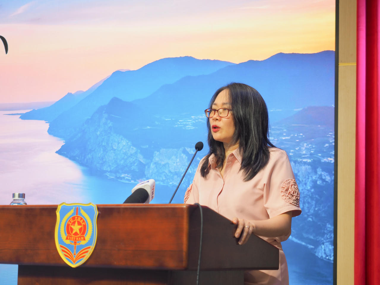 B&agrave; Phạm Hồ Hương, Ph&oacute; Cục trưởng Cục Ph&aacute;p luật quốc tế v&agrave; Giải quyết tranh chấp đầu tư quốc tế giới thiệu những điểm mới của Luật TTTP về d&acirc;n sự