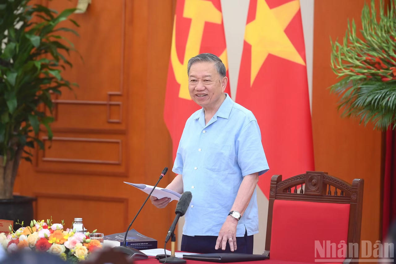 Tổng B&iacute; thư, Chủ tịch nước T&ocirc; L&acirc;m ph&aacute;t biểu kết luận tại cuộc l&agrave;m việc. Ảnh: nhandan.vn