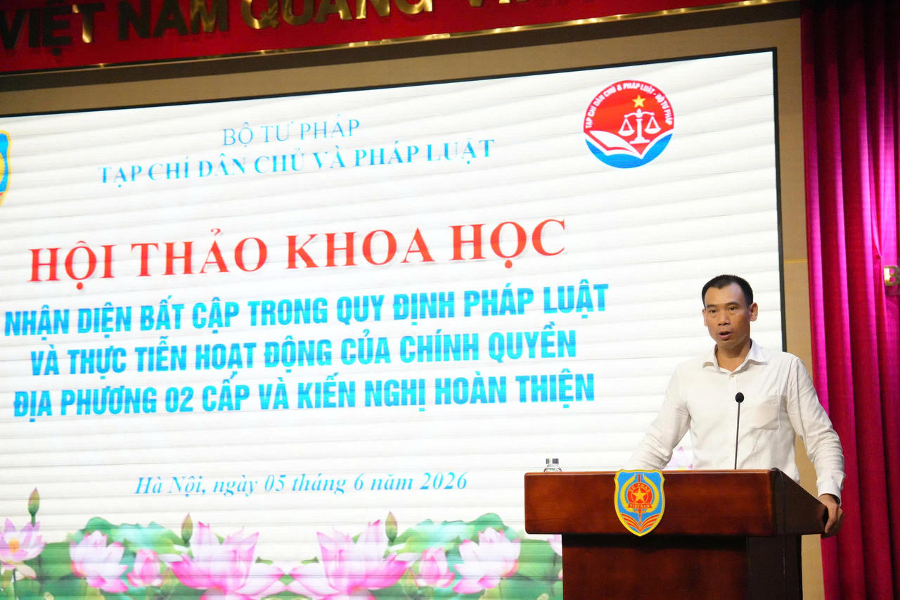 Tổng bi&ecirc;n tập Tạp ch&iacute; D&acirc;n chủ v&agrave; Ph&aacute;p luật Trương Thế C&ocirc;n ph&aacute;t biểu