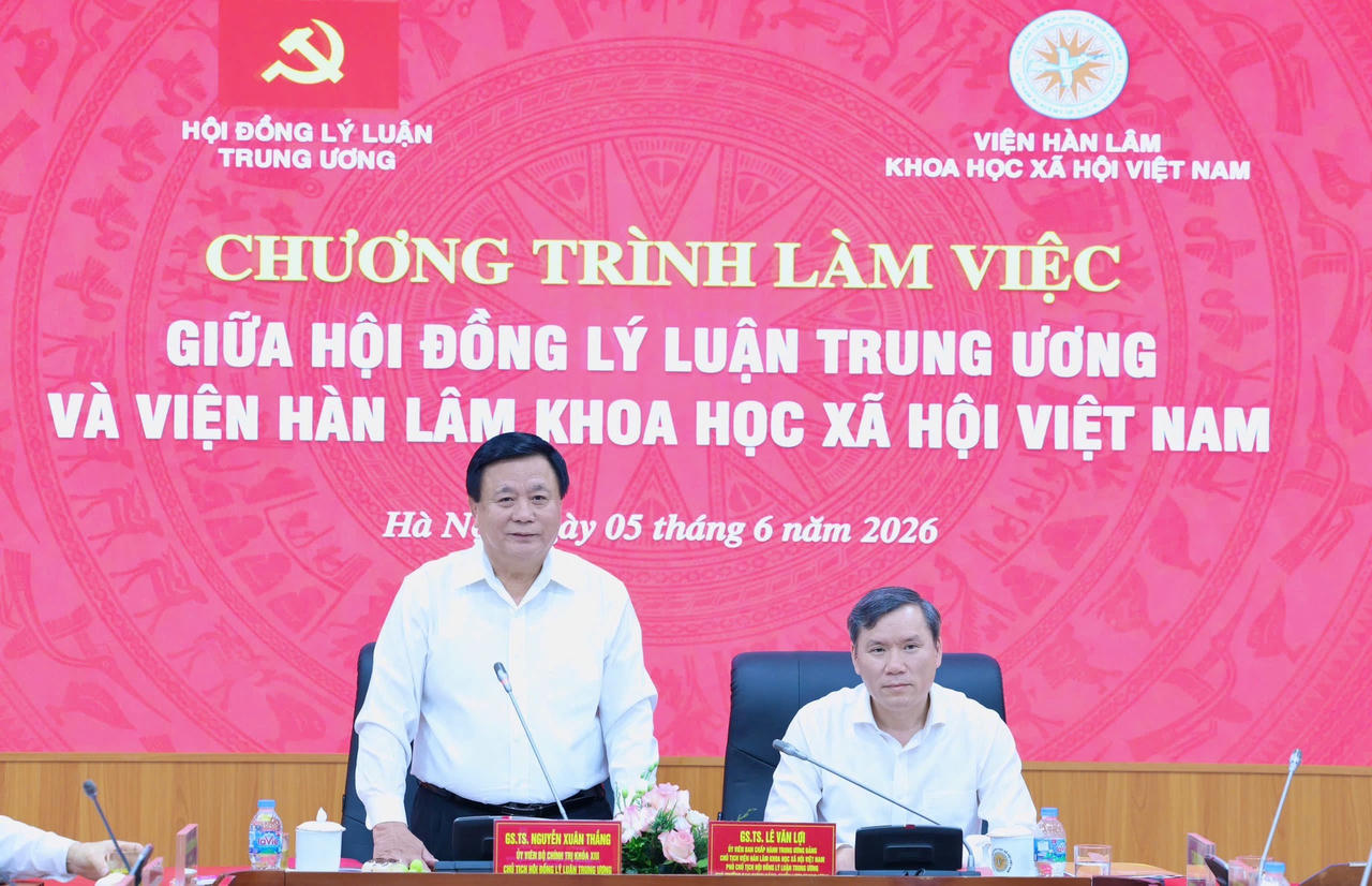 GS.TS. Nguyễn Xu&acirc;n Thắng ph&aacute;t biểu chỉ đạo