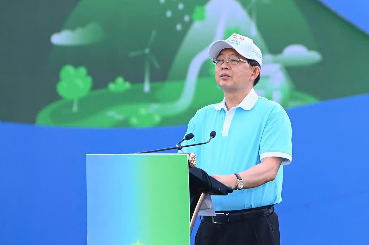 Ph&oacute; Thủ tướng Ch&iacute;nh phủ&nbsp;Hồ Quốc Dũng ph&aacute;t biểu tại Lễ ph&aacute;t động.