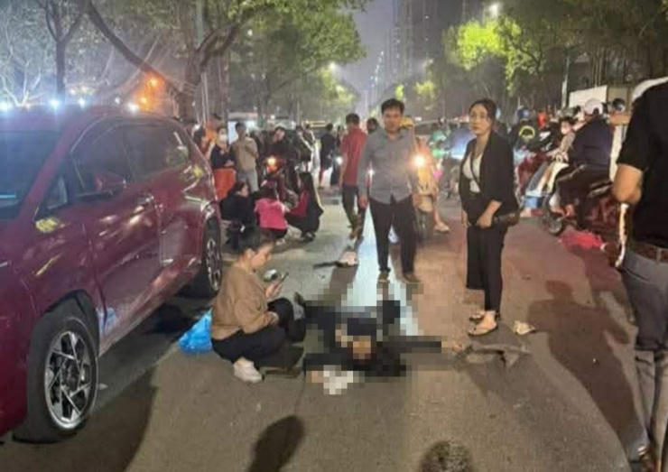 Vụ tai nạn khiến&nbsp;1 người tử vong, 2 người bị thương c&ugrave;ng nhiều phương tiện giao th&ocirc;ng bị hư hỏng.