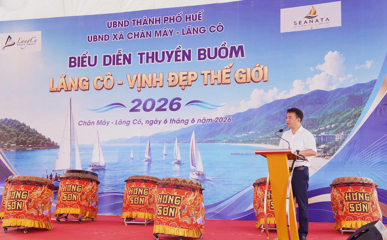 Ph&oacute; Chủ tịch UBND th&agrave;nh phố Trần Hữu Th&ugrave;y Giang ph&aacute;t biểu tại chương tr&igrave;nh.