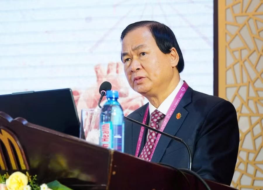 GS.TS Nguyễn L&acirc;n Việt, Ph&oacute; Chủ tịch Thường trực Hội Tim mạch Việt Nam ph&aacute;t biểu tại Hội nghị.