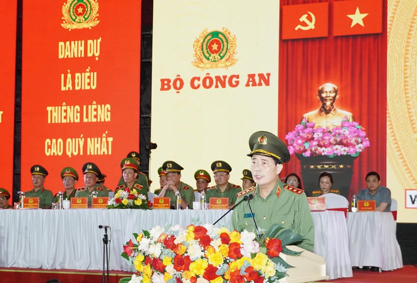 Thượng tướng L&ecirc; Quốc H&ugrave;ng, UVTW Đảng, Thứ trưởng Bộ C&ocirc;ng an ph&aacute;t biểu chỉ đạo tại lễ khai mạc.