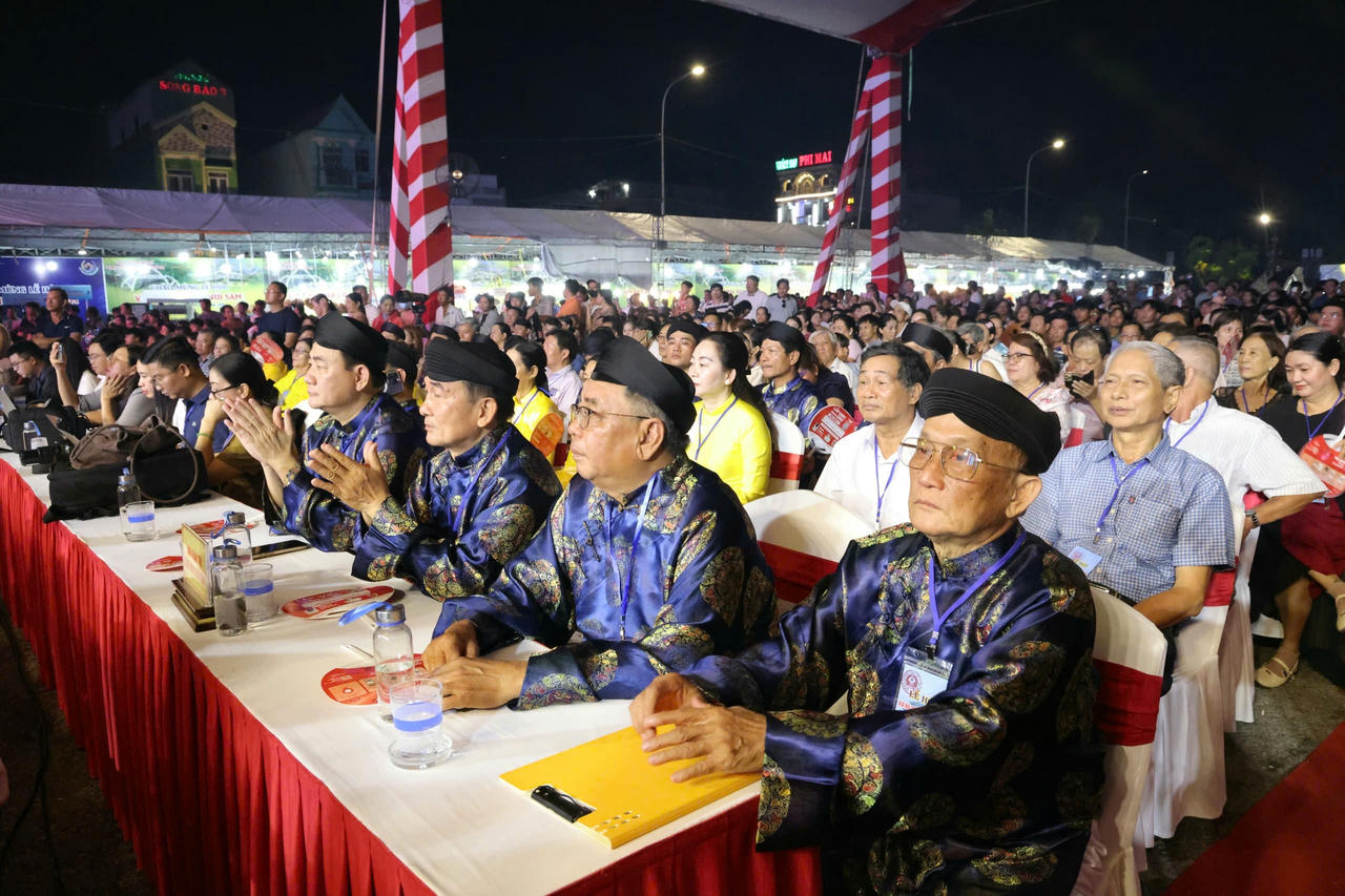 Ban quản trị Lăng miếu N&uacute;i Sam