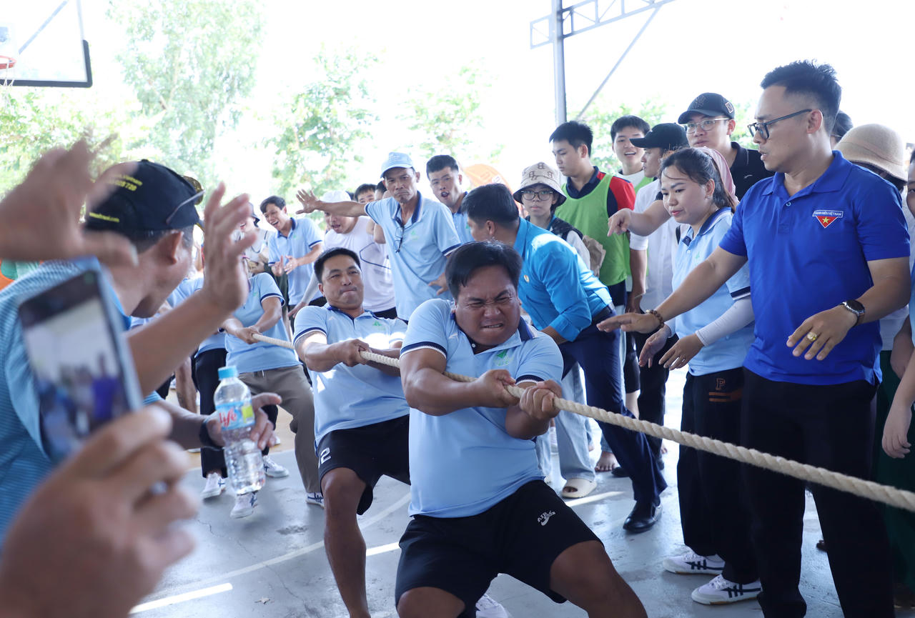 Kh&ocirc;ng kh&iacute; s&ocirc;i động ngập tr&agrave;n tại ng&agrave;y hội.
