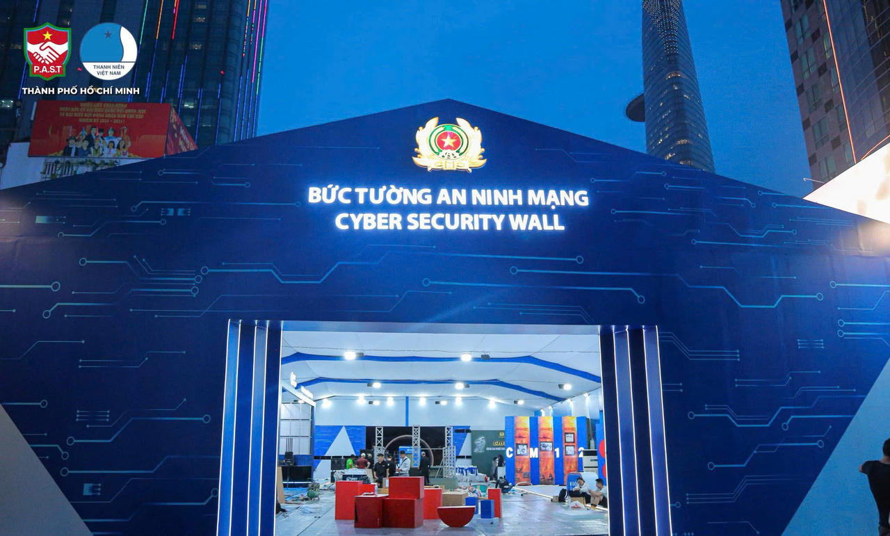 Ra mắt kh&ocirc;ng gian trải nghiệm &ldquo;Bức tường An ninh mạng&rdquo; tại phố đi bộ Nguyễn Huệ