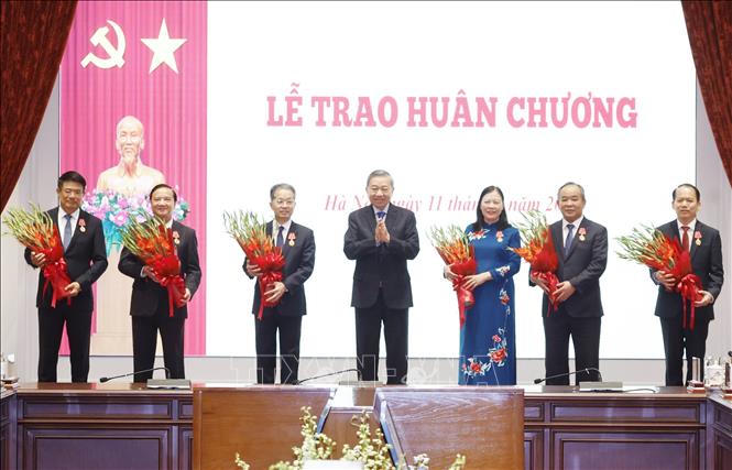 Ch&uacute; th&iacute;ch ảnh