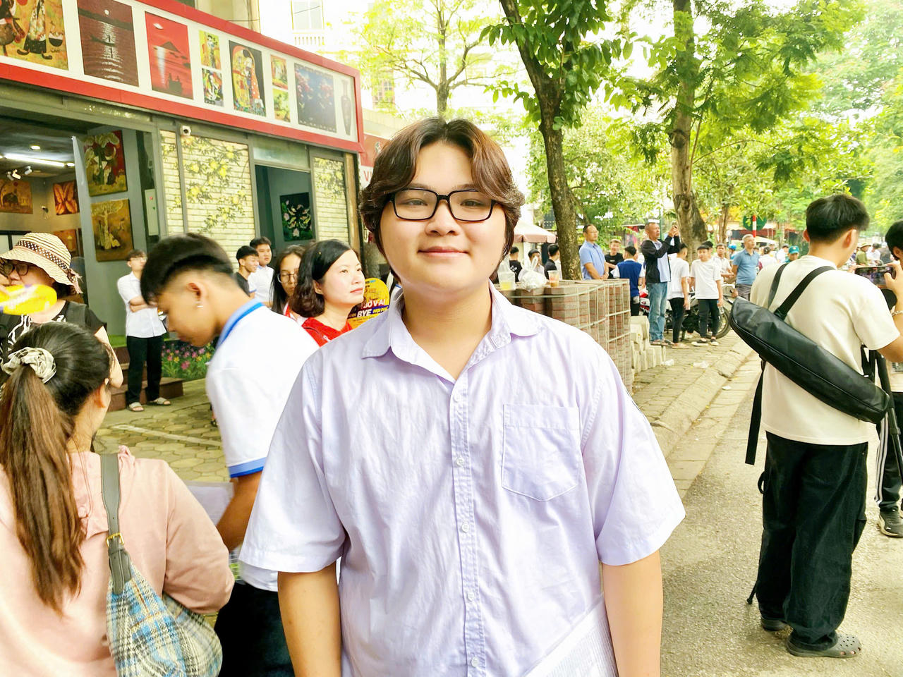Em Nguyễn Ngọc Duy, học sinh trường Trung cấp Du lịch H&agrave; Nội, đ&aacute;nh gi&aacute; đề thi m&ocirc;n Lịch sử, Địa L&yacute; năm nay tương đối dễ. (Ảnh: PV)