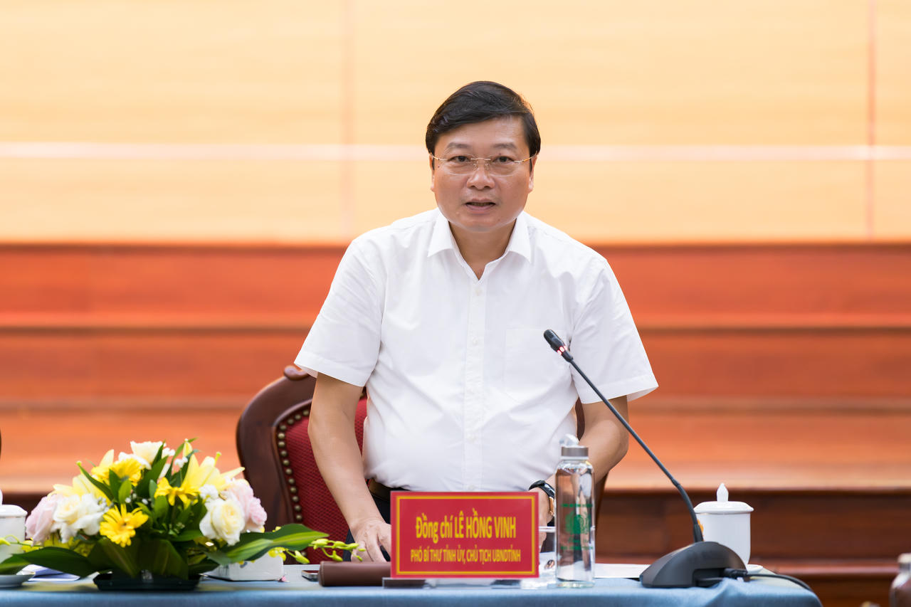 &Ocirc;ng&nbsp;L&ecirc; Hồng Vinh, Chủ tịch UBND tỉnh ph&aacute;t biểu tại buổi l&agrave;m việc.