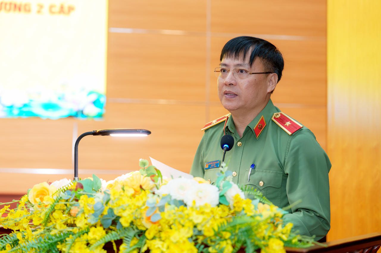 Thiếu tướng Nguyễn Thanh Li&ecirc;m, Gi&aacute;m đốc C&ocirc;ng an tỉnh Quảng Trị tiếp thu &yacute; kiến chỉ đạo của l&atilde;nh đạo Bộ C&ocirc;ng an tại buổi l&agrave;m việc.