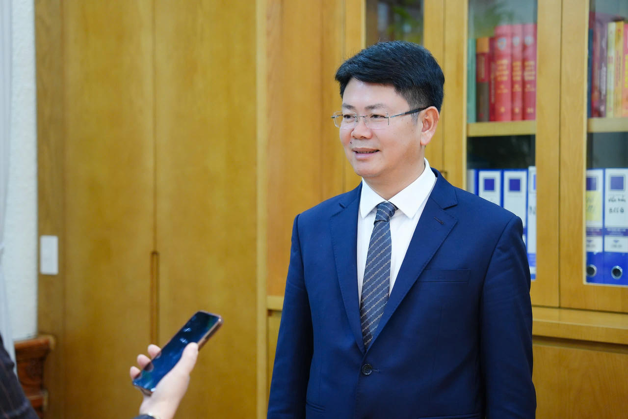 Thứ trưởng Nguyễn Thanh Tịnh trả lời phỏng vấn. (Ảnh: P.Mai)