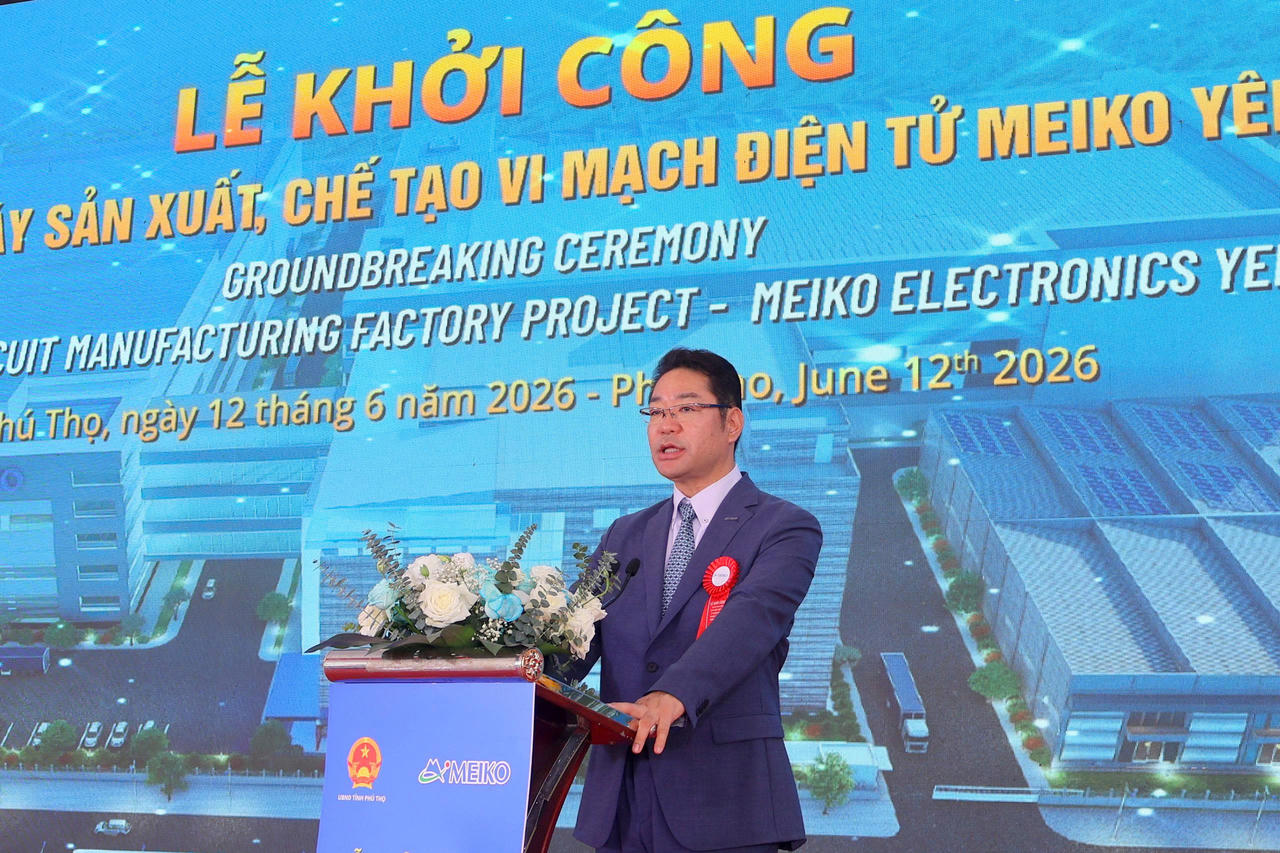 L&atilde;nh đạo Tập đo&agrave;n Meiko Việt Nam ph&aacute;t biểu tại buổi lễ