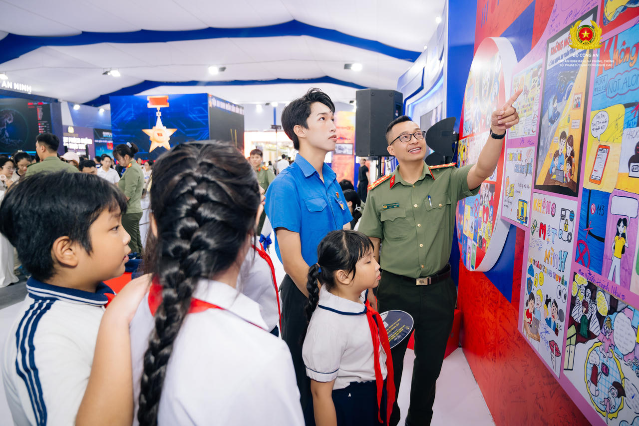 Những dấu ấn đ&aacute;ng nhớ của&nbsp; &ldquo;Bức tường An ninh mạng&rdquo; tại&nbsp;Gala nghệ thuật &ldquo;Tổ quốc b&igrave;nh y&ecirc;n&rdquo;