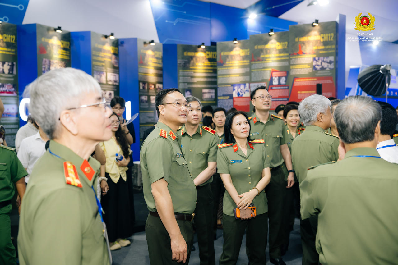 Những dấu ấn đ&aacute;ng nhớ của&nbsp; &ldquo;Bức tường An ninh mạng&rdquo; tại&nbsp;Gala nghệ thuật &ldquo;Tổ quốc b&igrave;nh y&ecirc;n&rdquo;