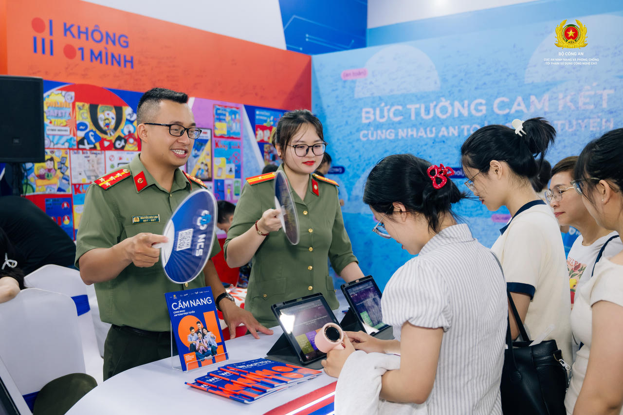 Những dấu ấn đ&aacute;ng nhớ của&nbsp; &ldquo;Bức tường An ninh mạng&rdquo; tại&nbsp;Gala nghệ thuật &ldquo;Tổ quốc b&igrave;nh y&ecirc;n&rdquo;