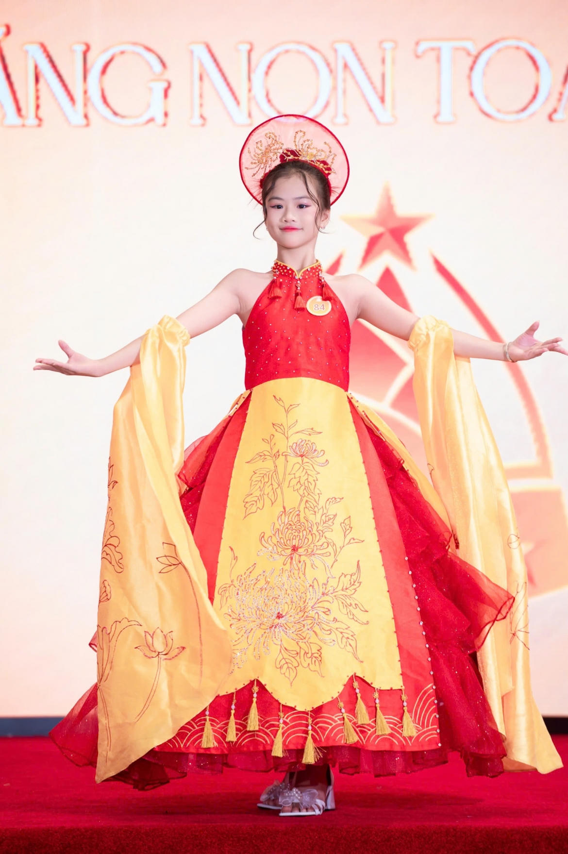 T&agrave;i năng nh&iacute; mang đến nhiều tiết mục đa dạng, thể hiện niềm đam m&ecirc; nghệ thuật (Ảnh: K.Thuận).