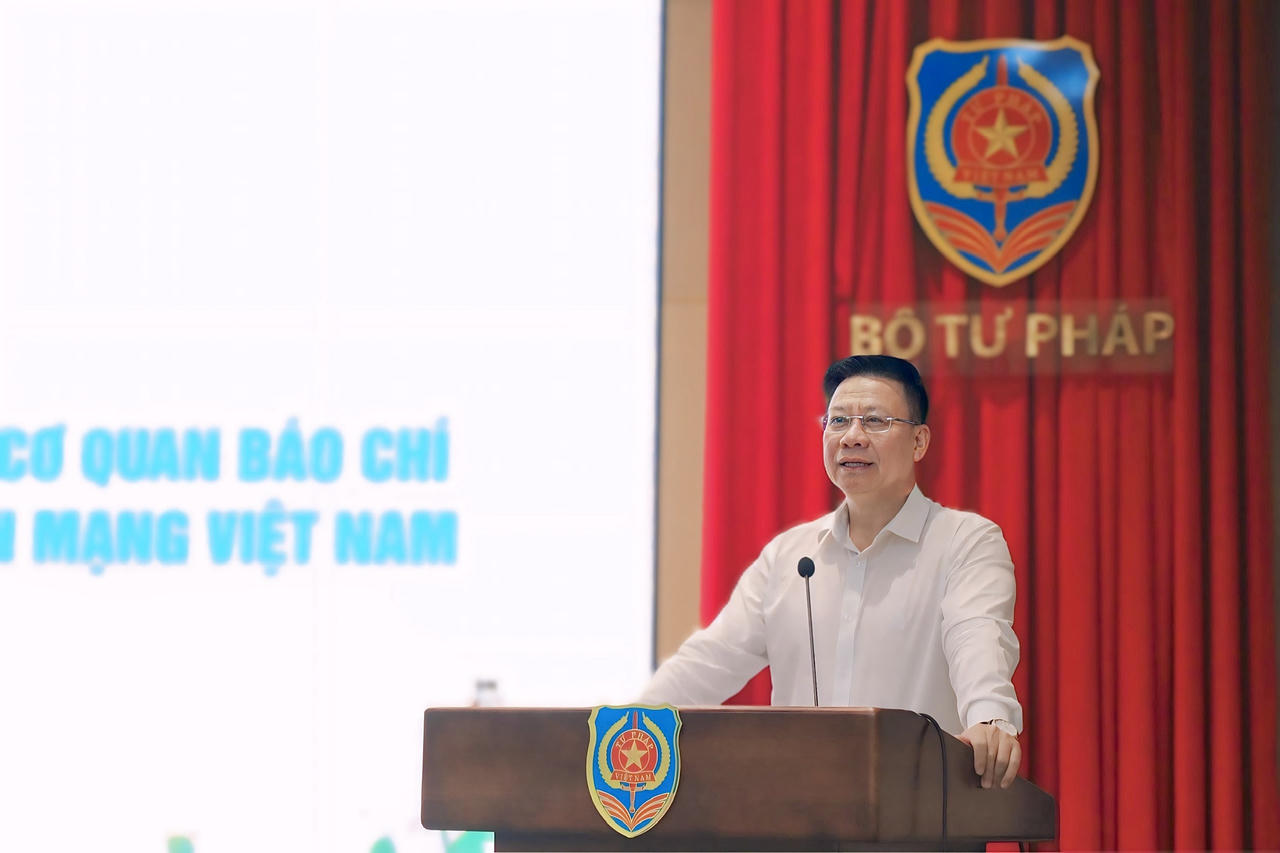 Thứ trưởng Nguyễn Thanh Ngọc ph&aacute;t biểu ch&uacute;c mừng.