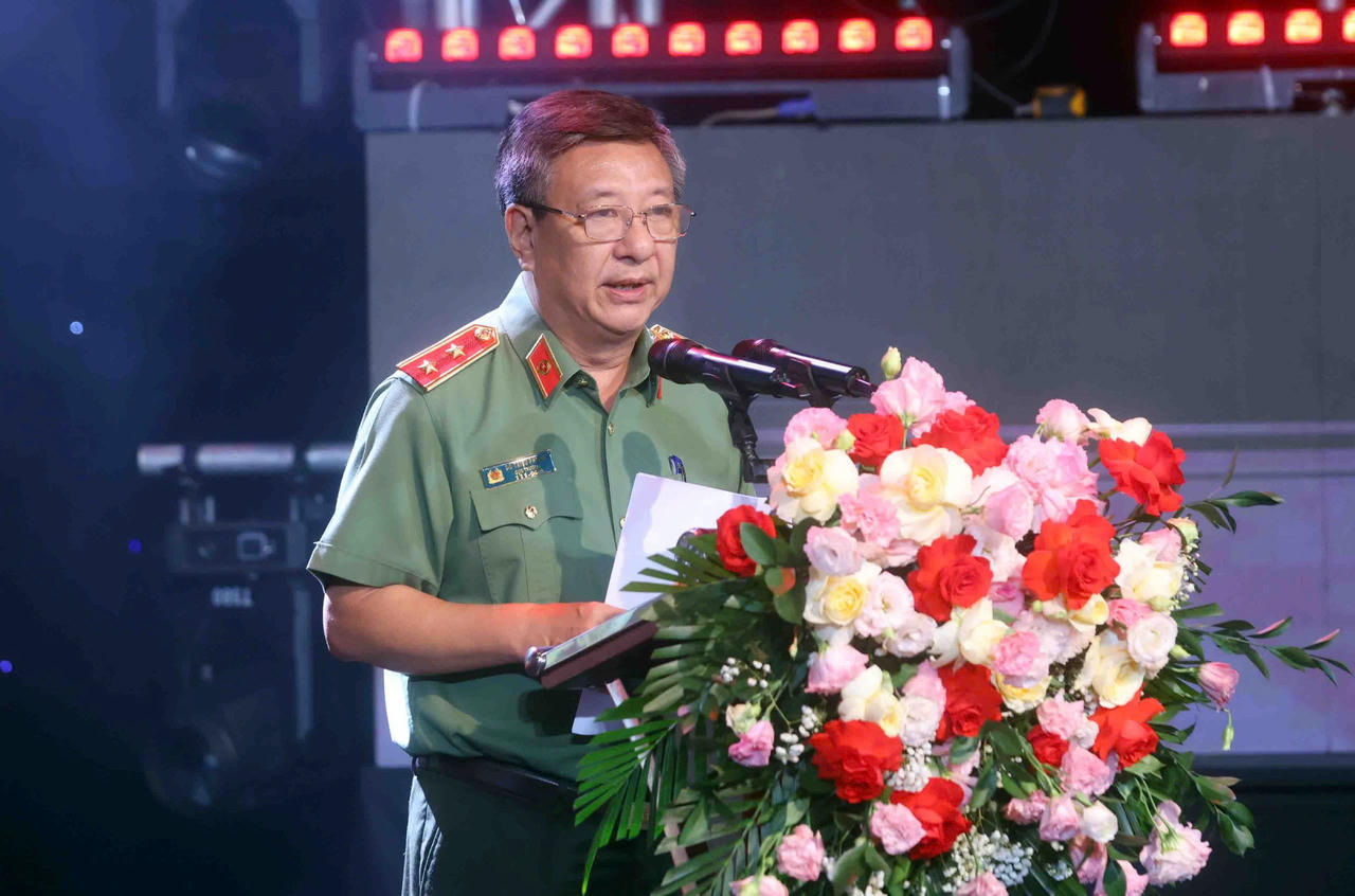 Cục trưởng Cục Truyền th&ocirc;ng C&ocirc;ng an nh&acirc;n d&acirc;n Đỗ Triệu Phong ph&aacute;t biểu.