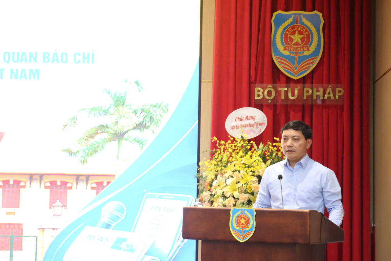 Tổng Bi&ecirc;n tập B&aacute;o C&ocirc;ng l&yacute; Trần Đức Vĩnh