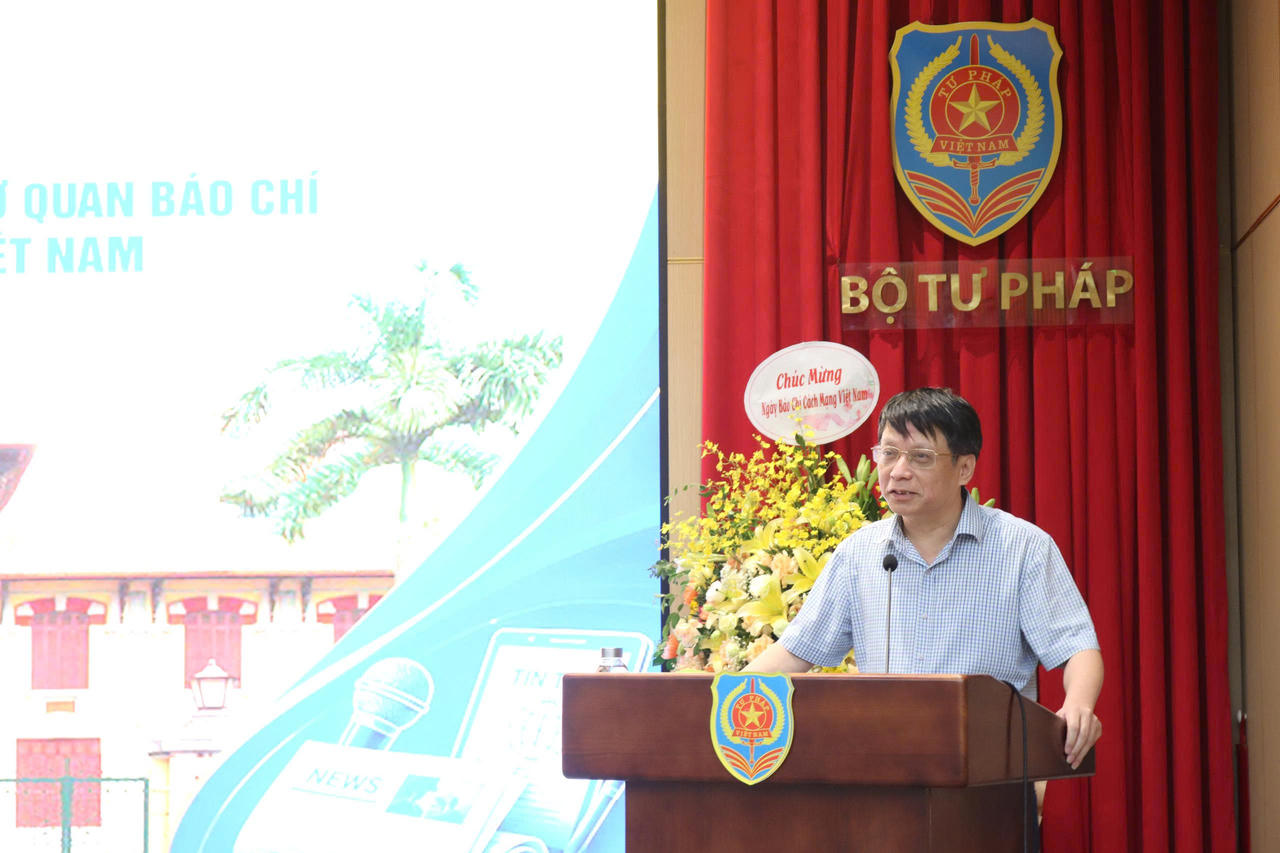 Nh&agrave; b&aacute;o, Thiếu tướng Phạm Khải, Tổng Bi&ecirc;n tập Tạp ch&iacute; C&ocirc;ng an nh&acirc;n d&acirc;n ph&aacute;t biểu tại cuộc gặp.
