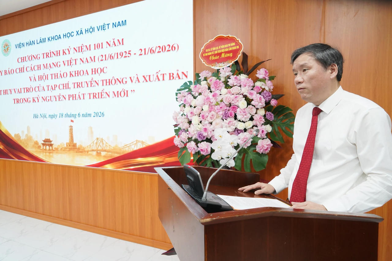 GS.TS. L&ecirc; Văn Lợi ph&aacute;t biểu.