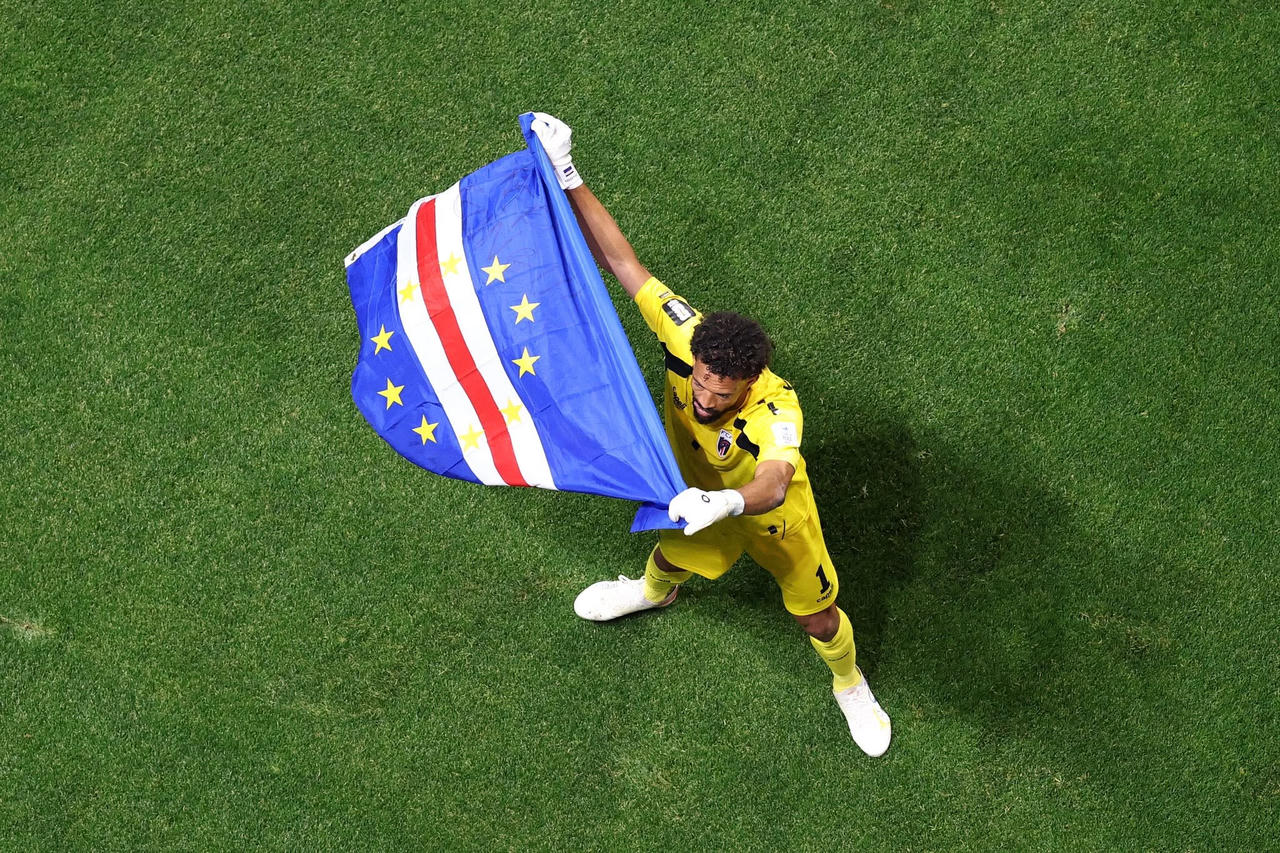 Thủ m&ocirc;n Vozinha, đang c&oacute; nhiều người h&acirc;m mộ tr&ecirc;n to&agrave;n thế giới (Ảnh FIFA)
